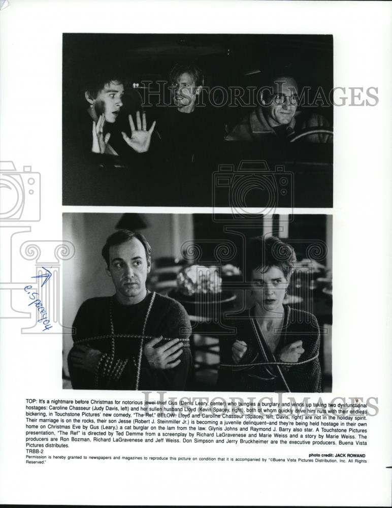 1994 Press Photo Denis Leary Judy Davis and Kevin Spacey star in The Ref - Historic Images