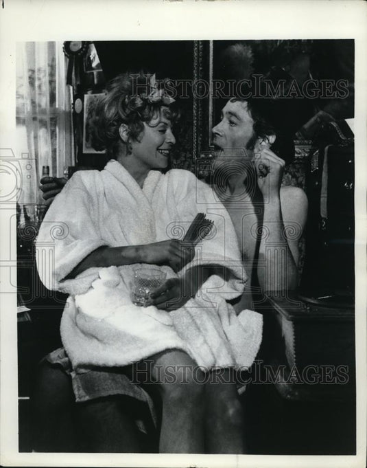 1971 Press Photo Brotherly Love with Michael Craig and Susannah York - Historic Images
