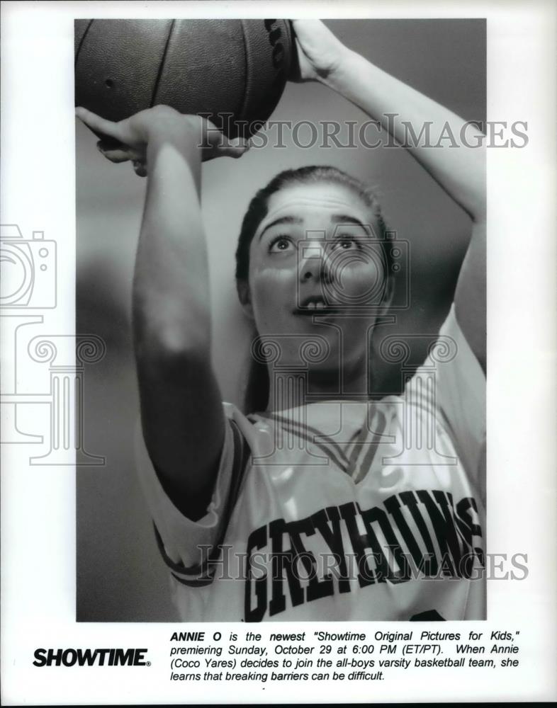 Press Photo Coco Yares in Annie O - cvp69960 - Historic Images