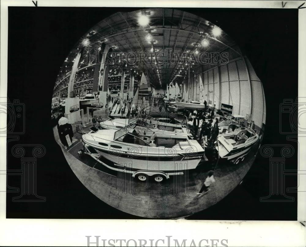 1989 Press Photo The fish eye shot of the Mid America Boat Show - Historic Images