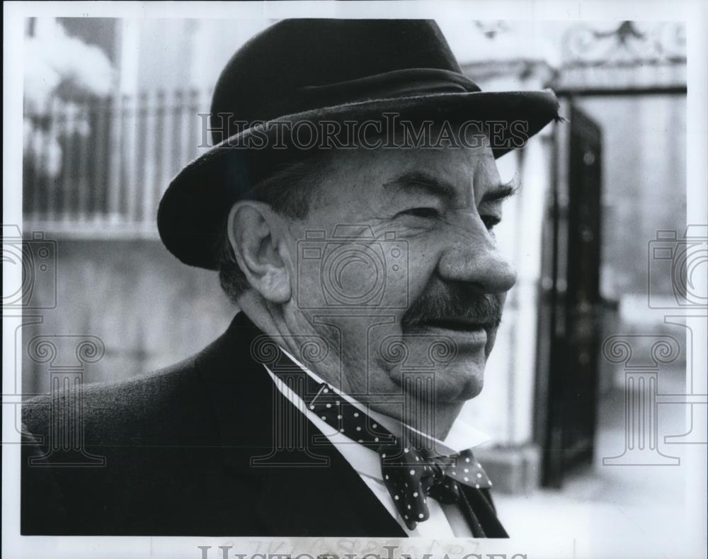 1989 Press Photo Leo McKern in &quot;Rumpole of The Bailey&quot; - cvp51479 - Historic Images