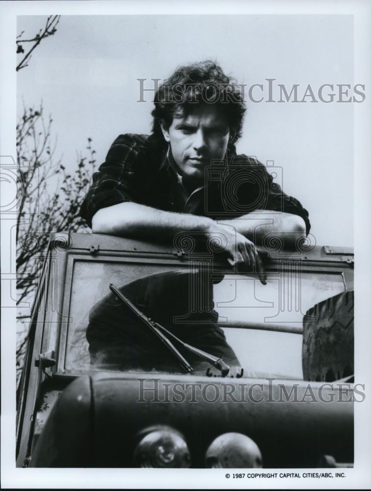 1987 Press Photo Bruce Greenwood in Destination America - cvp58074 - Historic Images