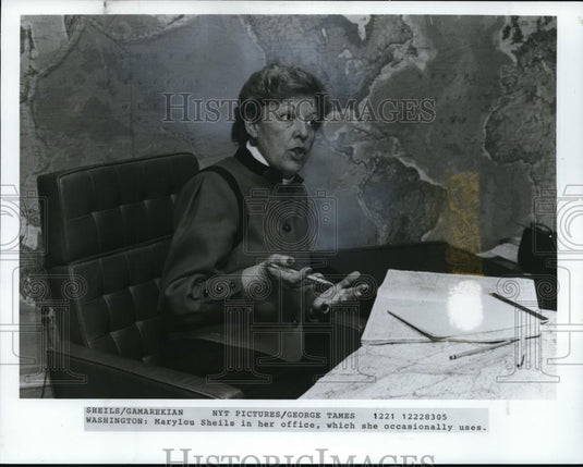 1984 Press Photo Marylou Sheils in her office, which she occasionally uses - Historic Images