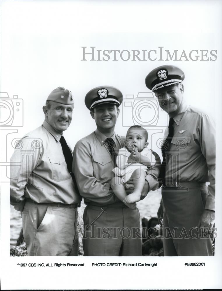 1997 Press Photo Jonathon Banks &amp; Cast of A Thousand Men &amp; a Men - cvp44642 - Historic Images