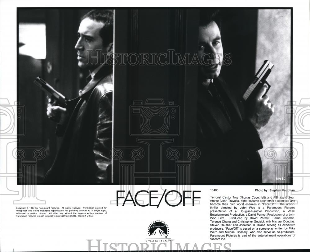 1997 Press Photo John Travolta and Nicolas Cage star in Face/Off - cvp42932 - Historic Images