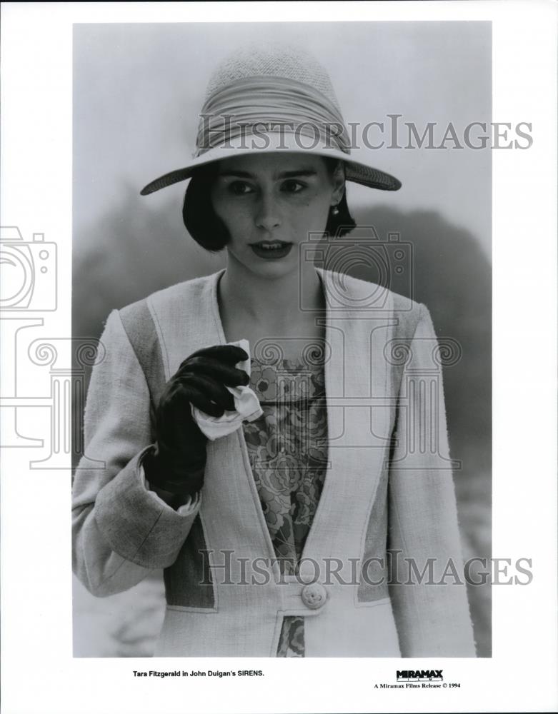 1995 Press Photo Tara Fitzgerald stars in Sirens movie film - cvp42624 - Historic Images