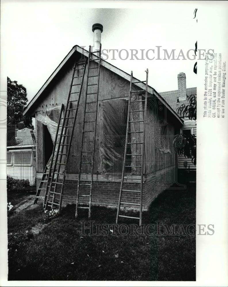 1988 Press Photo Addition Built on James Gumbles Home at Hilltop Dr. Parma. - Historic Images