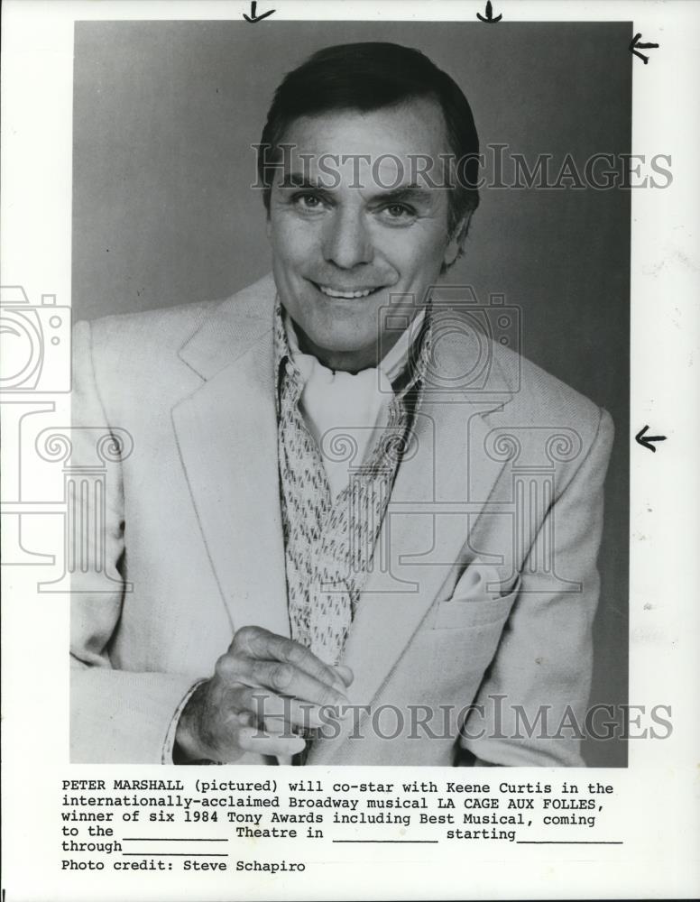 1985 Press Photo Peter Marshall in La Cage Aux Folles - Historic Images