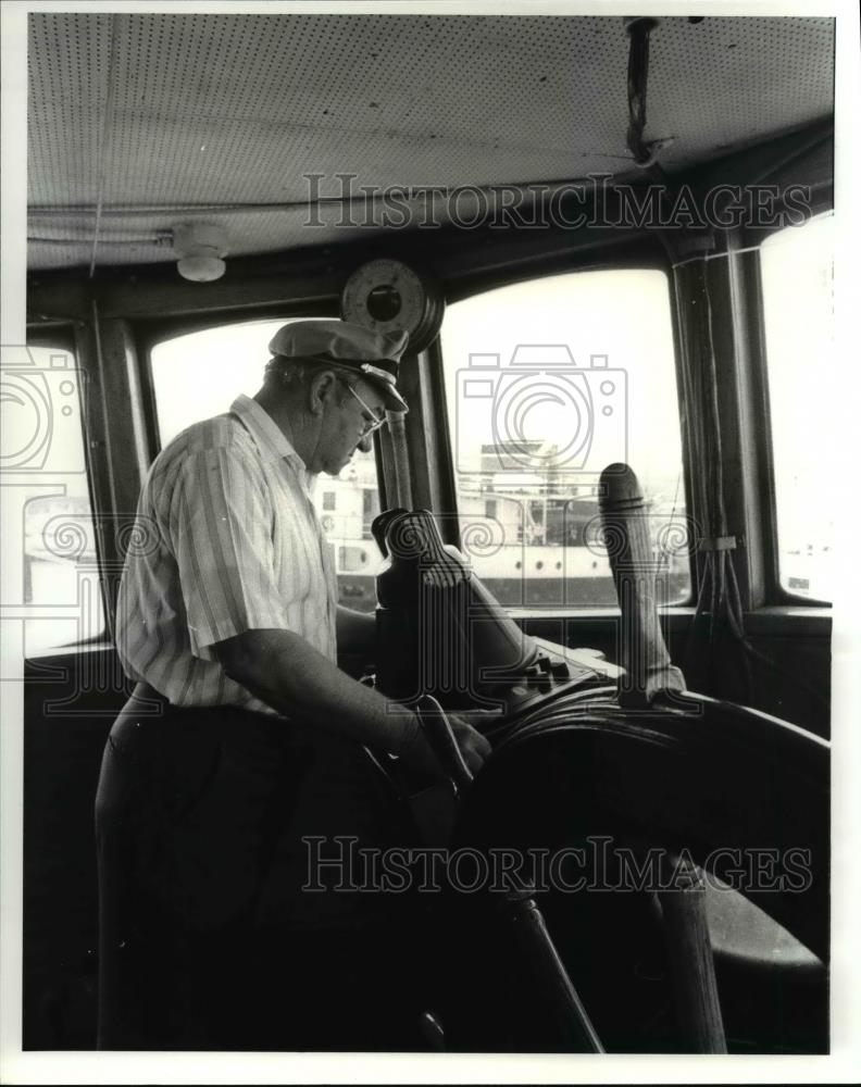 1984 Press Photo Weekend of the Ships - 389 - Historic Images