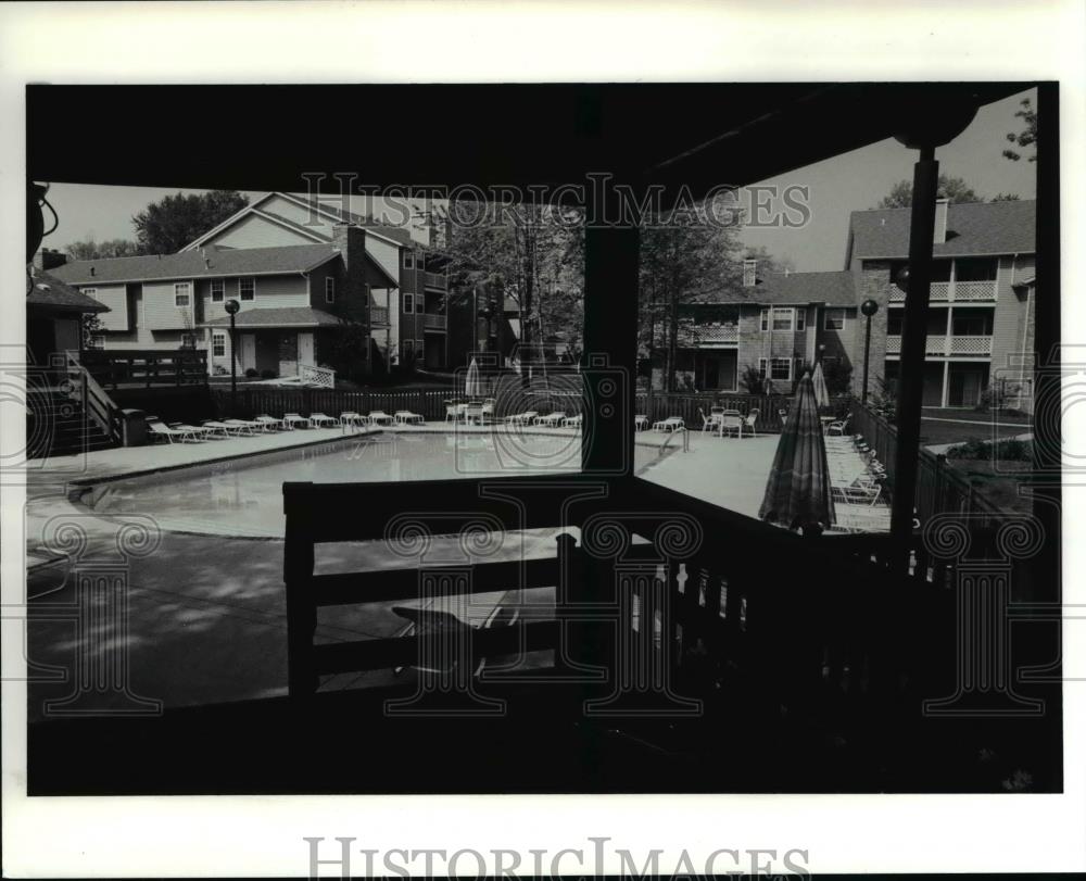 1991 Press Photo Beautiful Sturbridge Square Apartment in Westford Circle - Historic Images