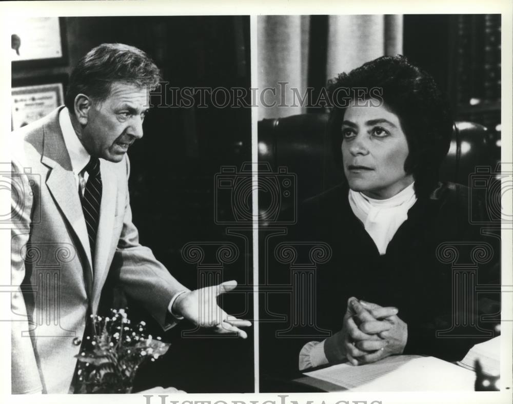 1981 Press Photo Jack Klugman & Joan Darling in Jury Duty - cvp72498 - Historic Images