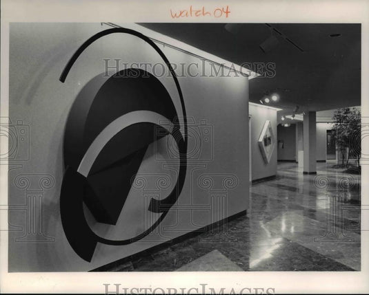 1991 Press Photo Art show at Great Northern Corporate Center - cva58593 - Historic Images