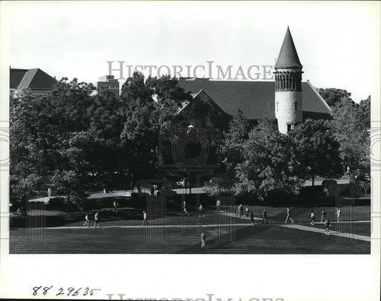 1994 Press Photo The Oval is the Center of campus life at Ohio State U. - Historic Images