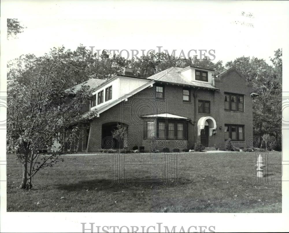 1985 Press Photo Parmadale Story, Girls Residence - Historic Images