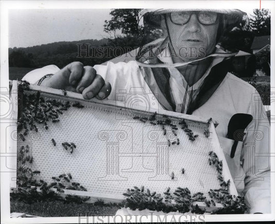 1978 Press Photo Beekeeper, William Thomas - Historic Images