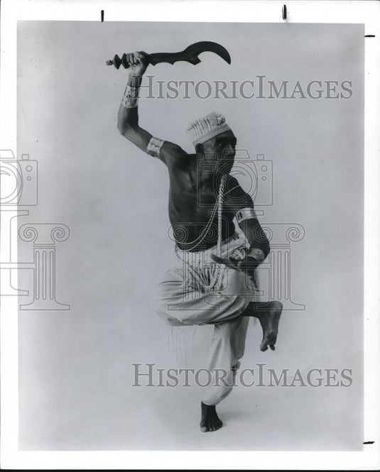 1990 Press Photo Group Alafia - cva56058 - Historic Images