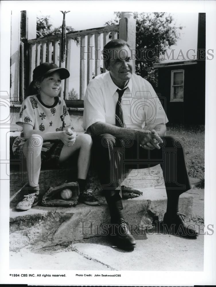 1994 Press Photo Stephen Lineberg and James Garner star in Breathing Lessons - Historic Images