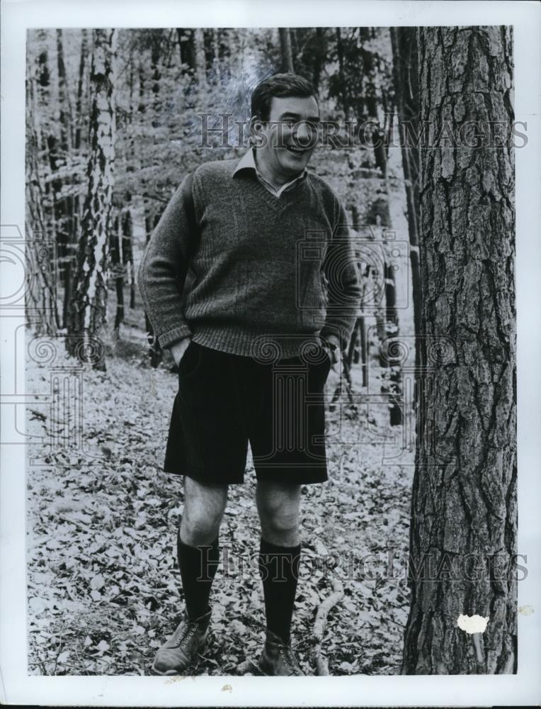 1984 Press Photo Albert Finney stars in Pope John Paul II - cvp51786 - Historic Images