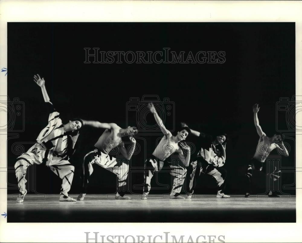 1986 Press Photo The Cleveland Ballet&#39;s production of Louis Falco&#39;s Escargot - Historic Images