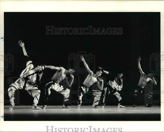1986 Press Photo The Cleveland Ballet's production of Louis Falco's Escargot - Historic Images