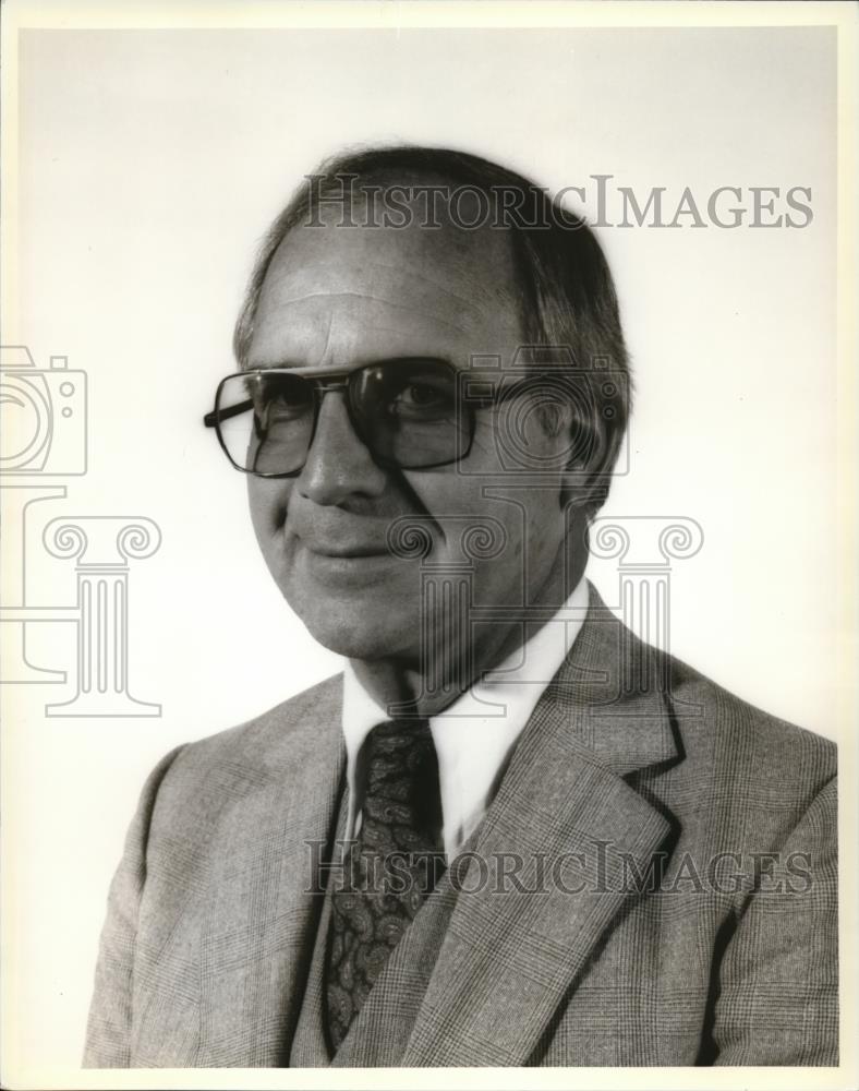 1981 Press Photo Calvin D. Wible, Pres Wible Inc, Medina - Historic Images