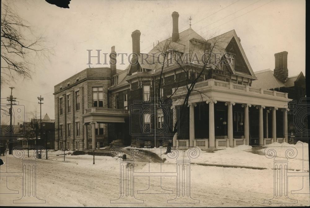 Press Photo The Stanford Club - Historic Images