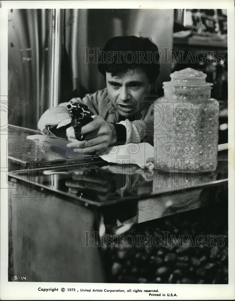 1972 Press Photo Robert Blake in Busting - Historic Images
