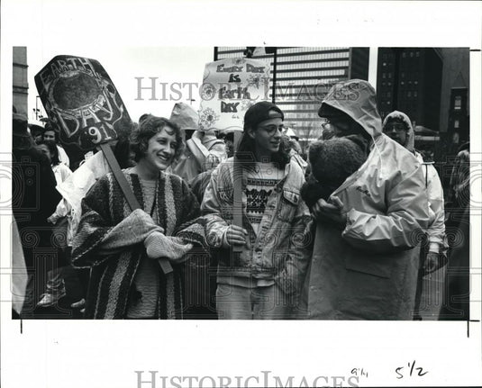 1991 Press Photo Earth Day 1991 - Historic Images