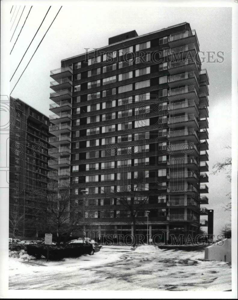 1992 Press Photo The Americana Apartments - Historic Images