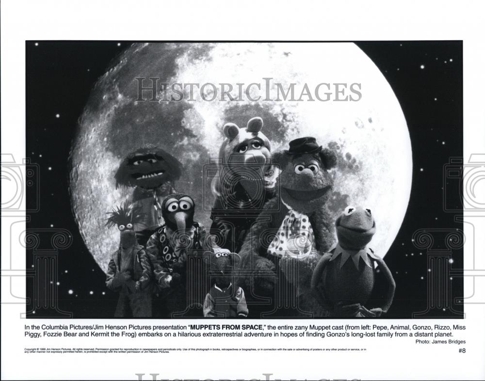 1999 Press Photo Scene from Muppets from Space Pepe Animal Gonzo Kermit Fozzie - Historic Images