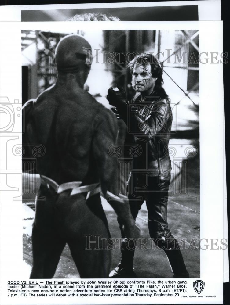 1990 Press Photo John Wesley Shipp and Michael Nader star in The Flash - Historic Images