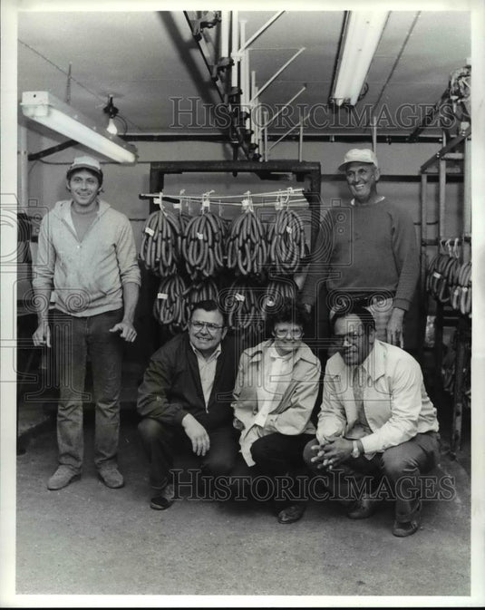 1985 Press Photo Mark's Meat Company - Historic Images
