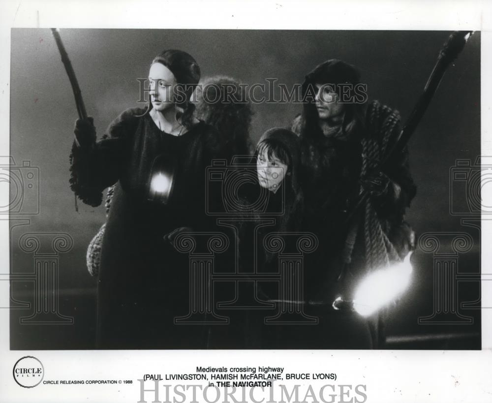 1989 Press Photo Paul Livingston Hamish McFarlane and Bruce Lyons in Navigator - Historic Images