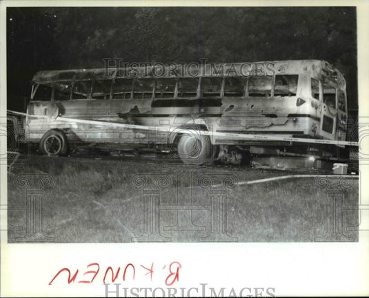 1993 Press Photo Flames enveloped a church bus collided with pickup truck - Historic Images