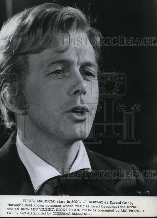 1970 Press Photo Toralv Maurstad stars in Song of Norway as Edvard Grieg - Historic Images