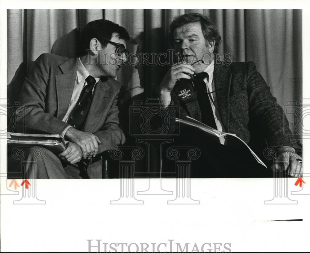 Press Photo George Voinovich with Pat Sweeney - Historic Images
