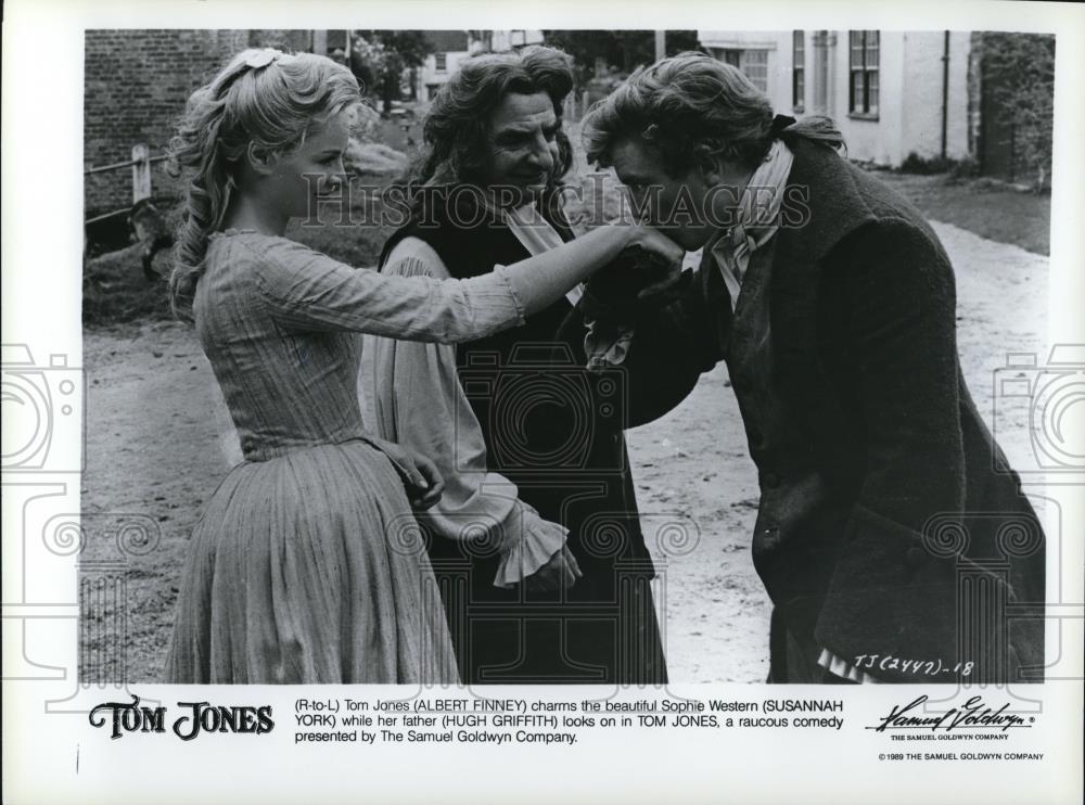 1991 Press Photo Albert Finney Susannah York Hugh Griffith in &quot;Tom Jones&quot; - Historic Images