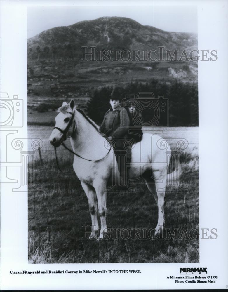 1994 Press Photo Claran Fitzgerald and Rauidhri Conroy in Into the Wild - Historic Images