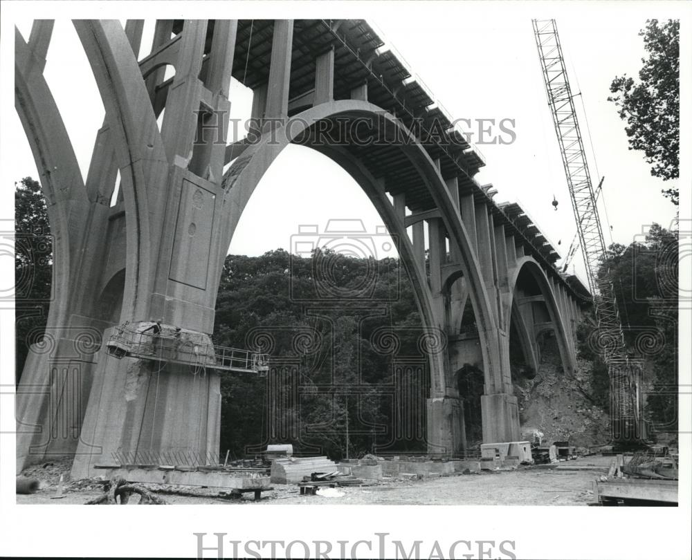 1989 Press Photo The construction of Cuyahoga Bridge - Historic Images