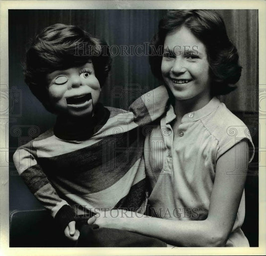 1979 Press Photo Lynn Trefzger with Simon II - Historic Images