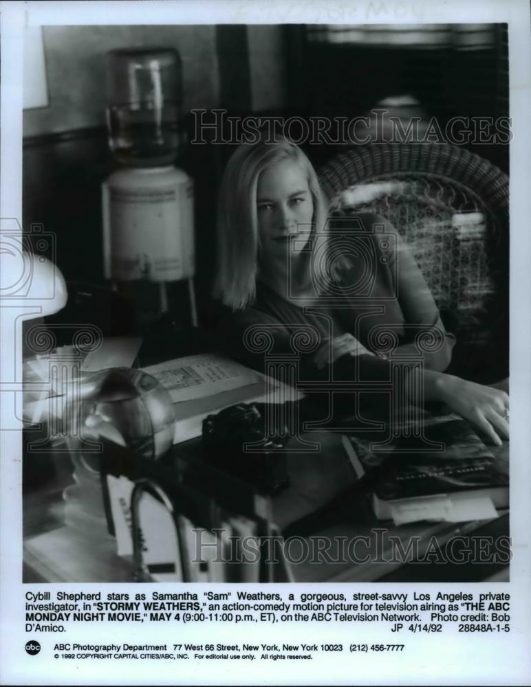 1992 Press Photo Cybill Shepherd in Stormy Weathers - Historic Images