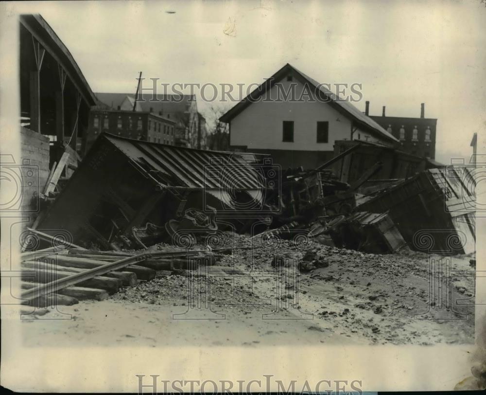 1930 Press Photo Railroad Freight Train Cars Washed Away in Flood, Vermont - Historic Images