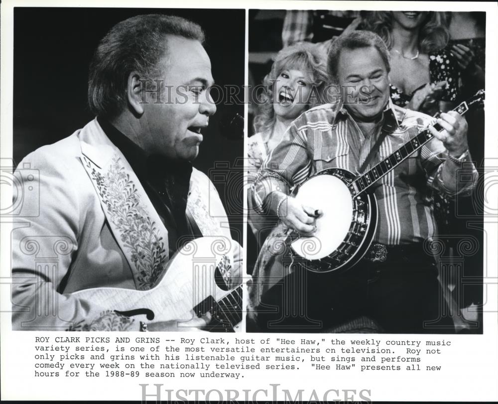1989 Press Photo Roy Clark Playing Banjo On Hee Haw - Historic Images
