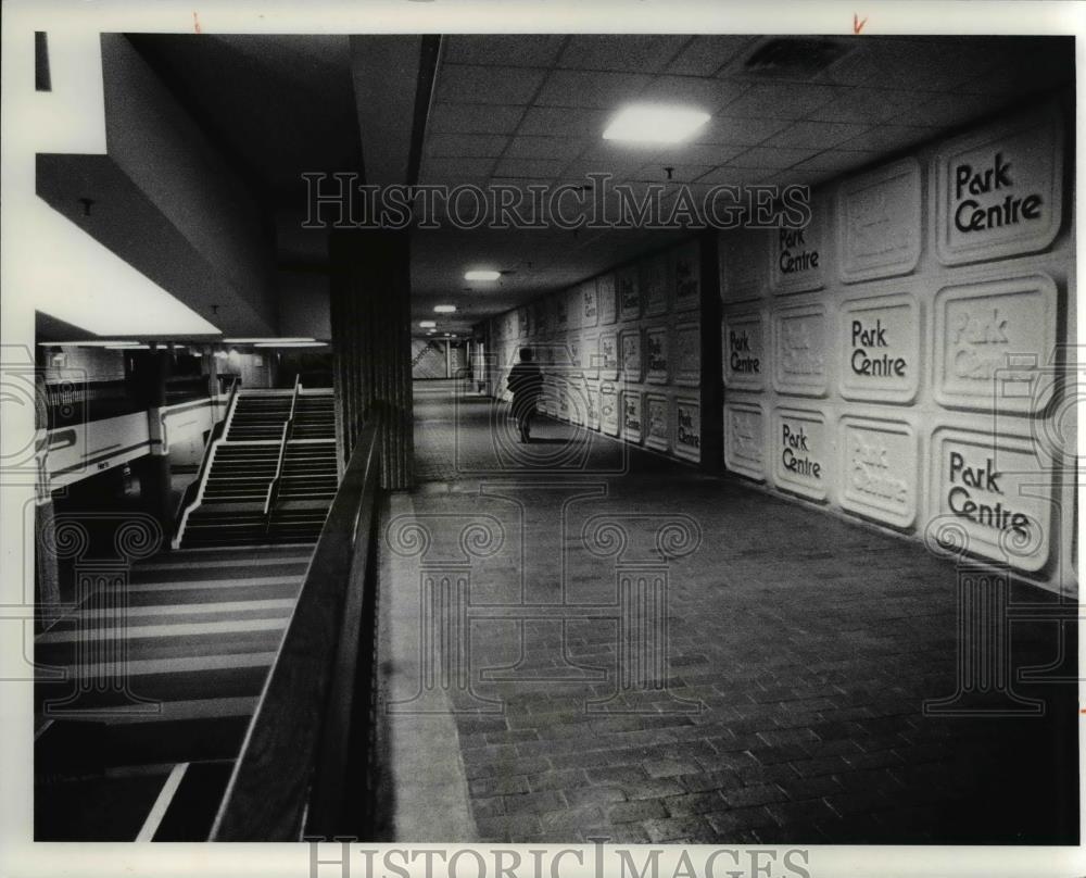 1977 Press Photo Empty space at Commercial section of Park Centre - Historic Images