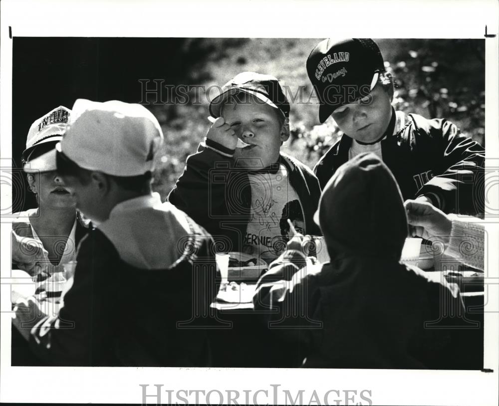 1988 Press Photo Pancake Flip for Boys Scouts of America - Historic Images