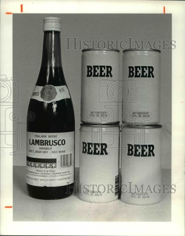 1980 Press Photo Lambrusco Italian wine and beer - Historic Images