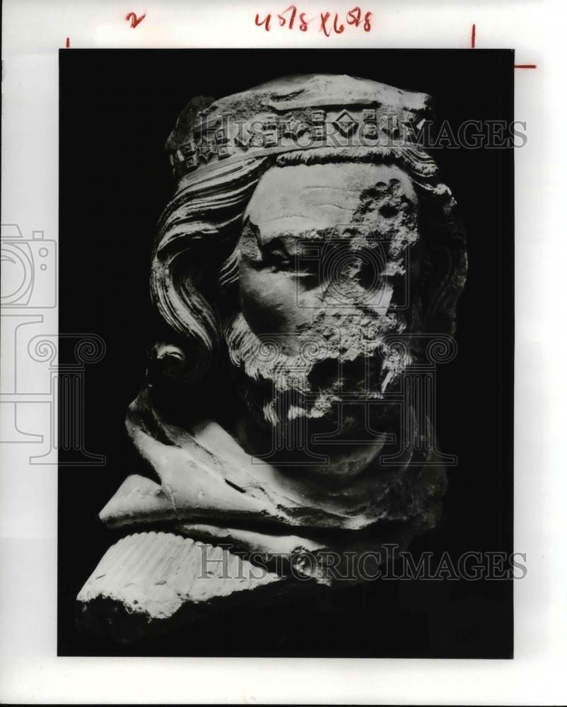 1979 Press Photo Head and part of body of a king statue - Historic Images