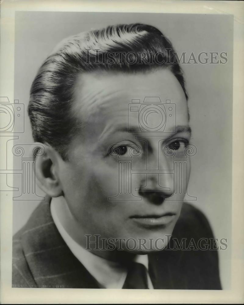 Press Photo Actor Douglas Carkhirst - cvp70512 - Historic Images