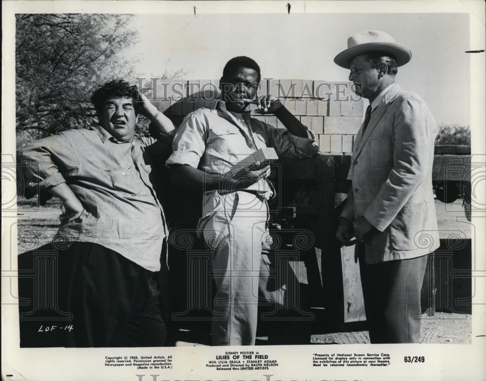 1963 Press Photo Sidney Poitier Stanley Adams Dan Frazer in Lilies of the Field - Historic Images