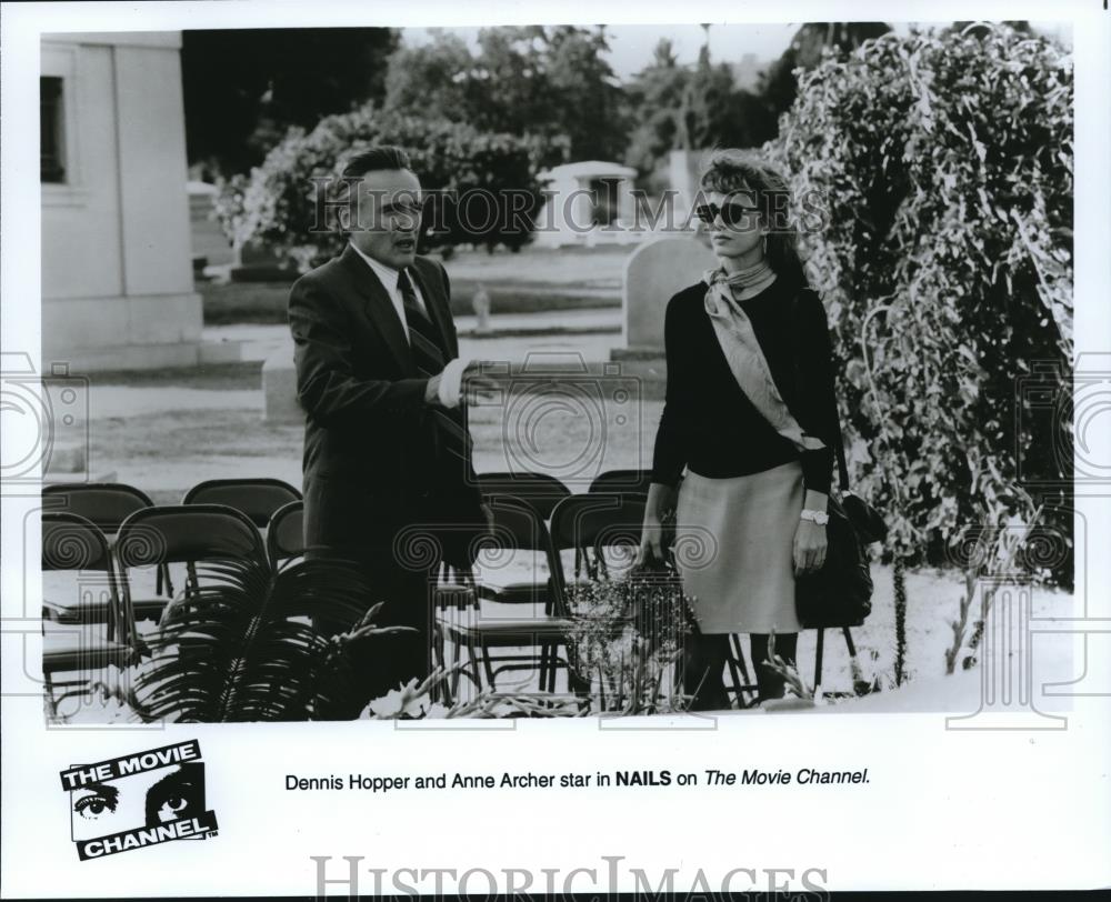 1993 Press Photo Dennis Hopper and Anne Archer in Nails - Historic Images